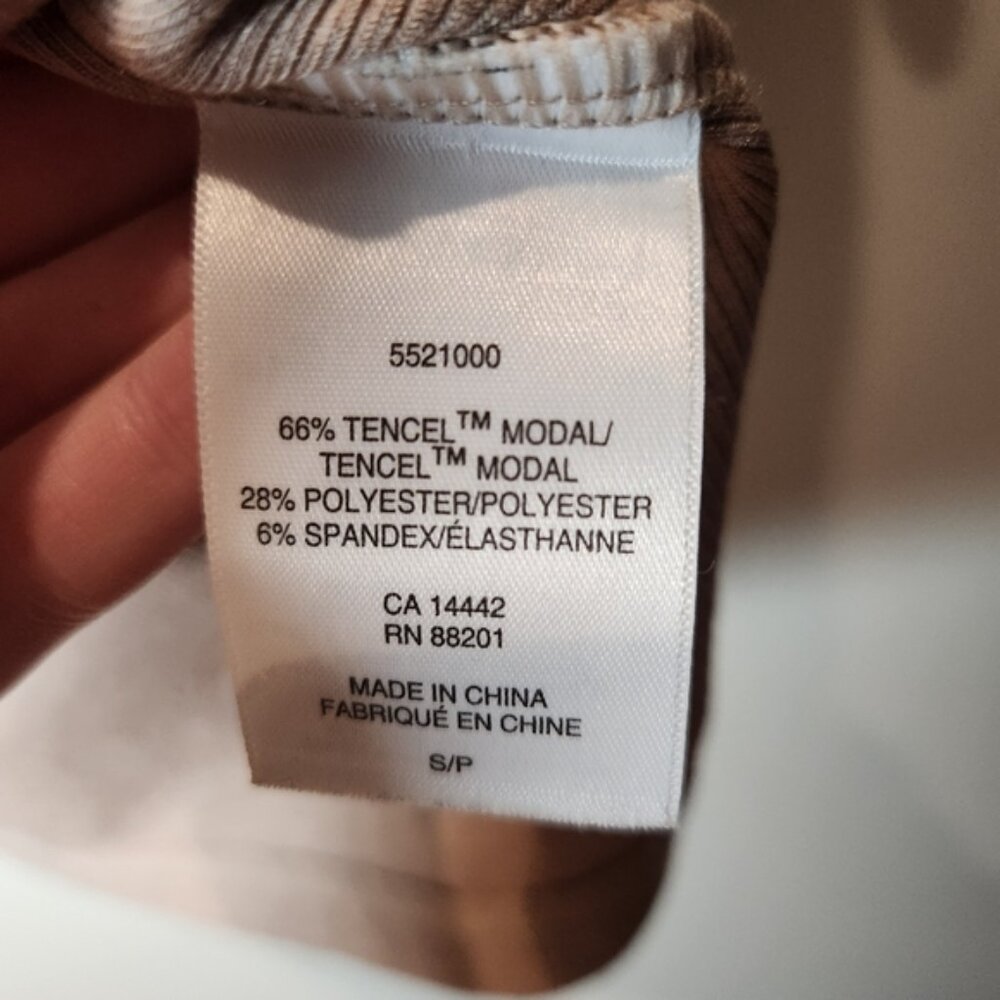Mondetta‎ small euc Beige Ribbed Henley Top - Picture 4 of 7